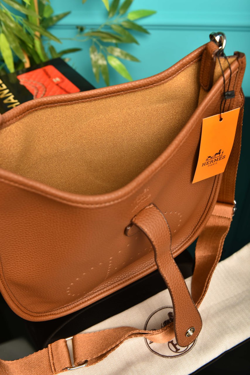Evelyne Crossbody