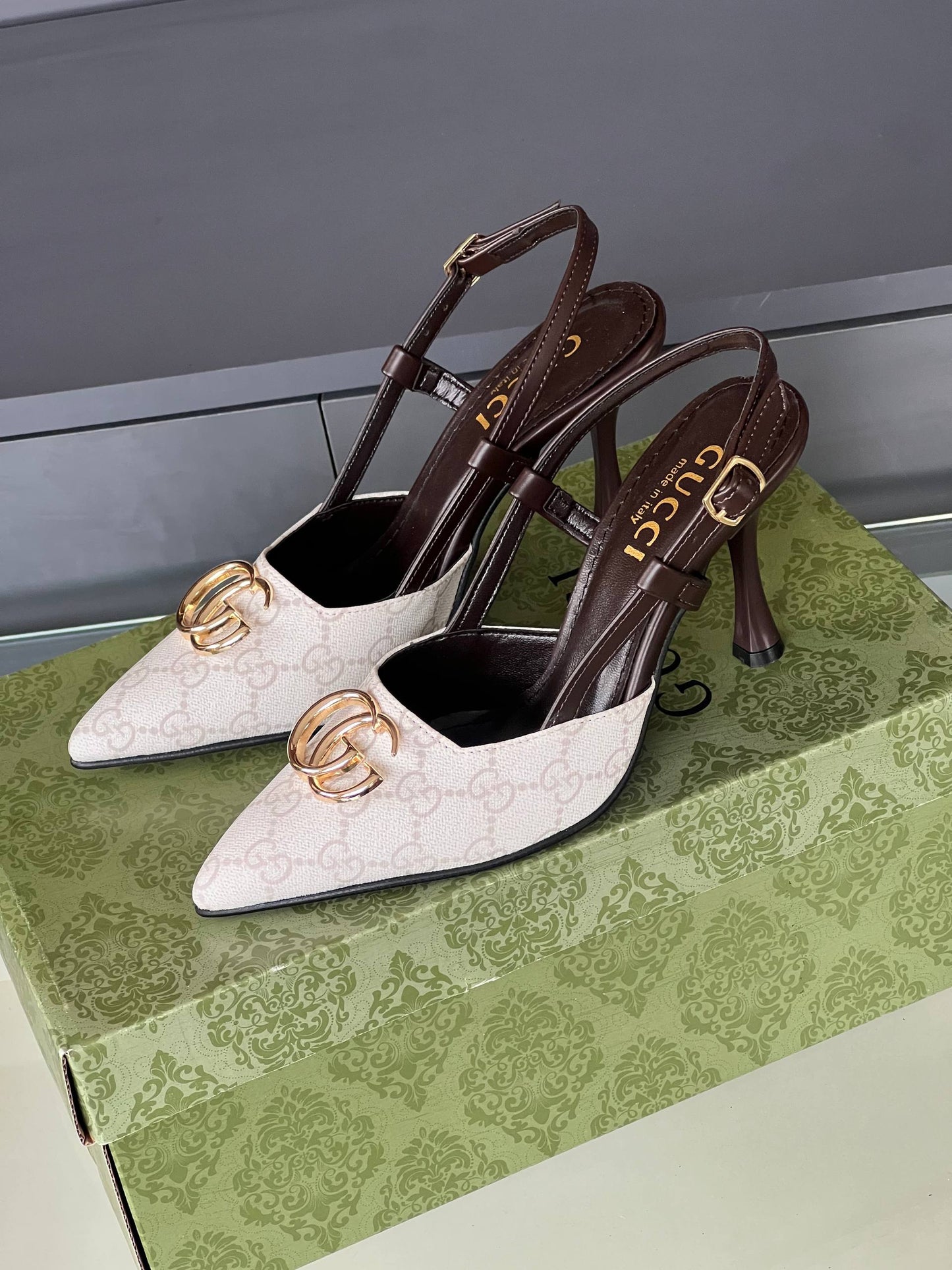'G - Heels