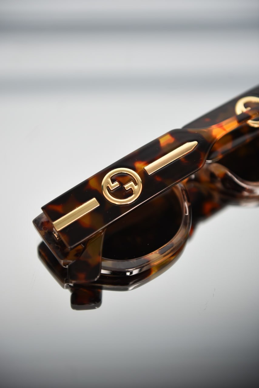 'G - Sunglasses
