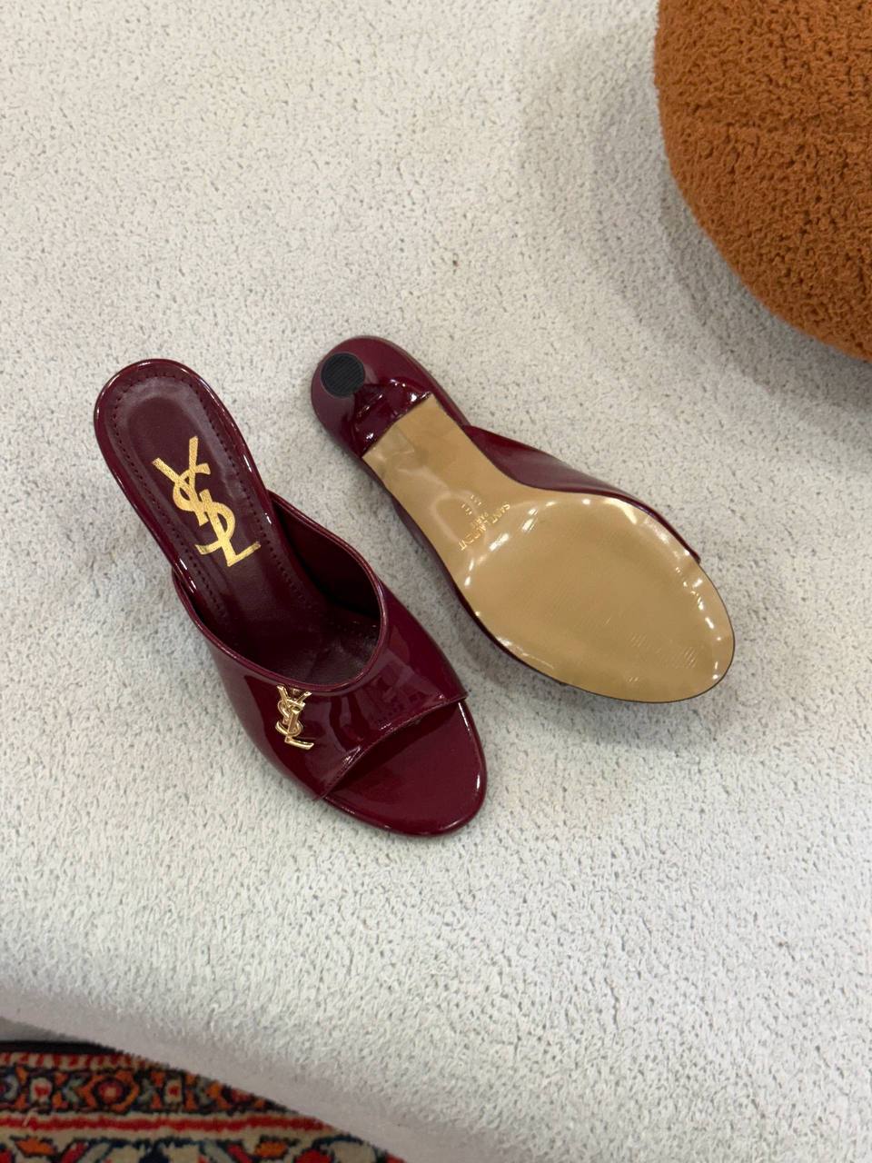 'Y- Shoes