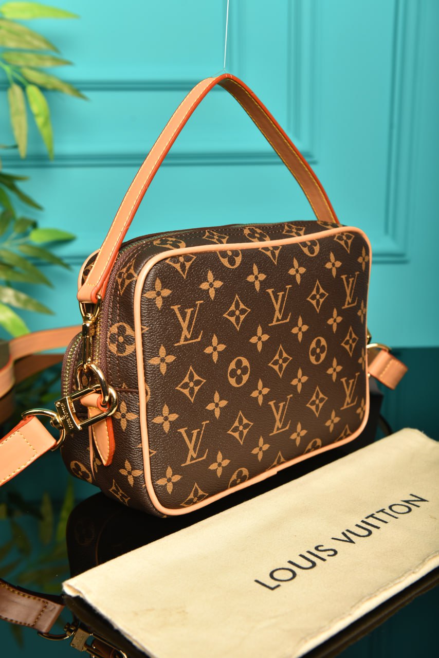 Nil Crossbody