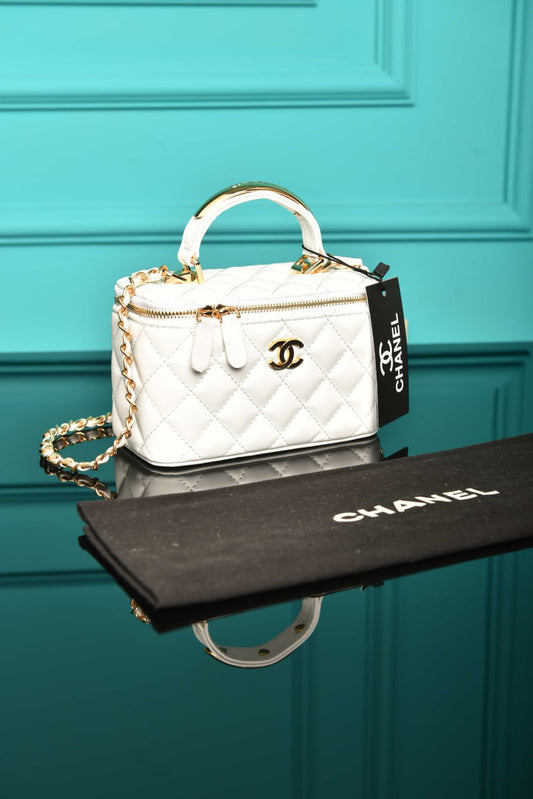 CH - Quilted Small Lambskin Vanity Case