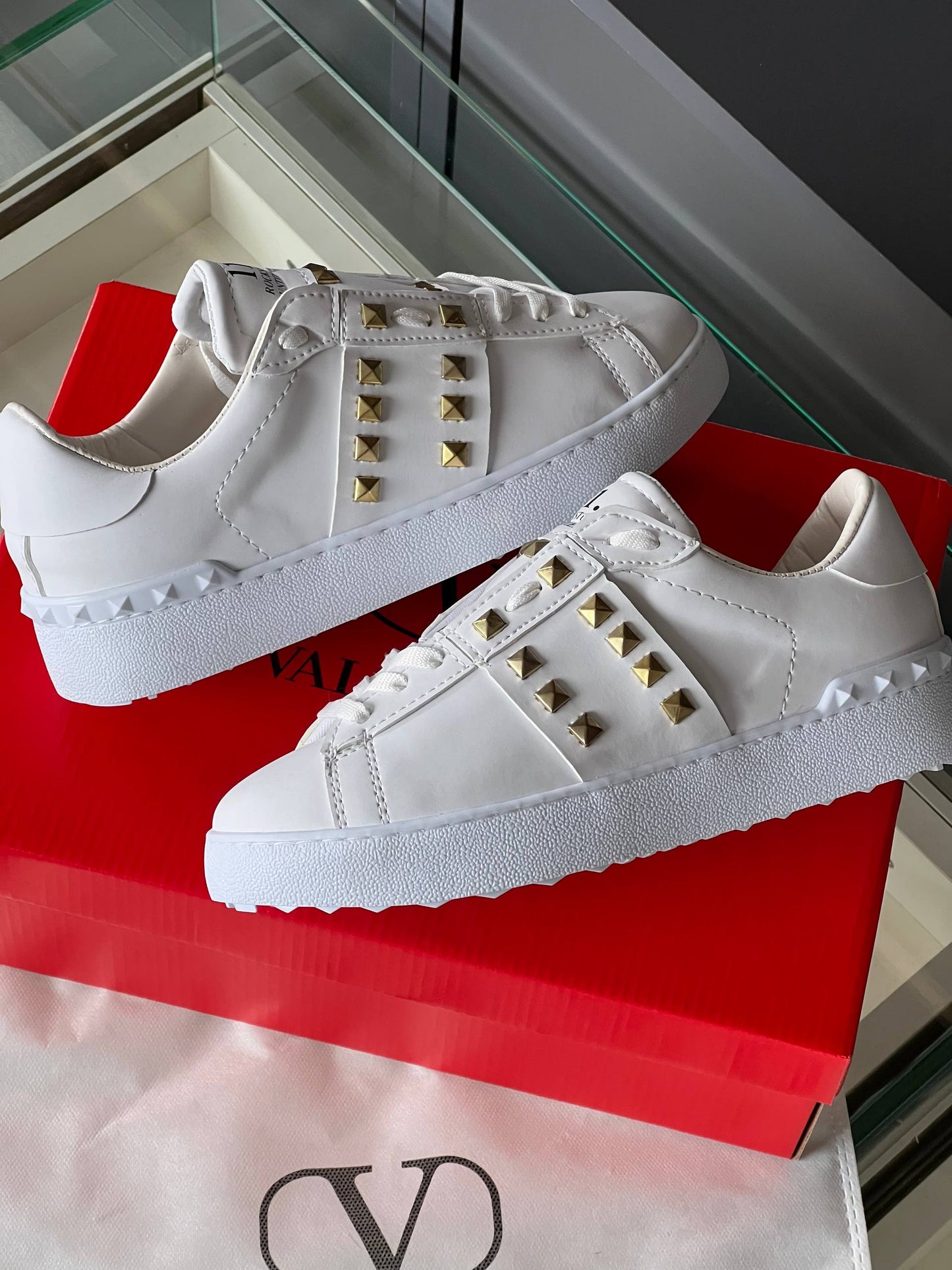 V - Shoes