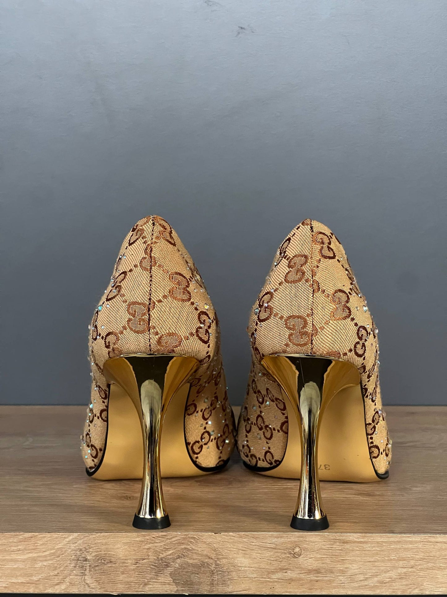 G - Heel