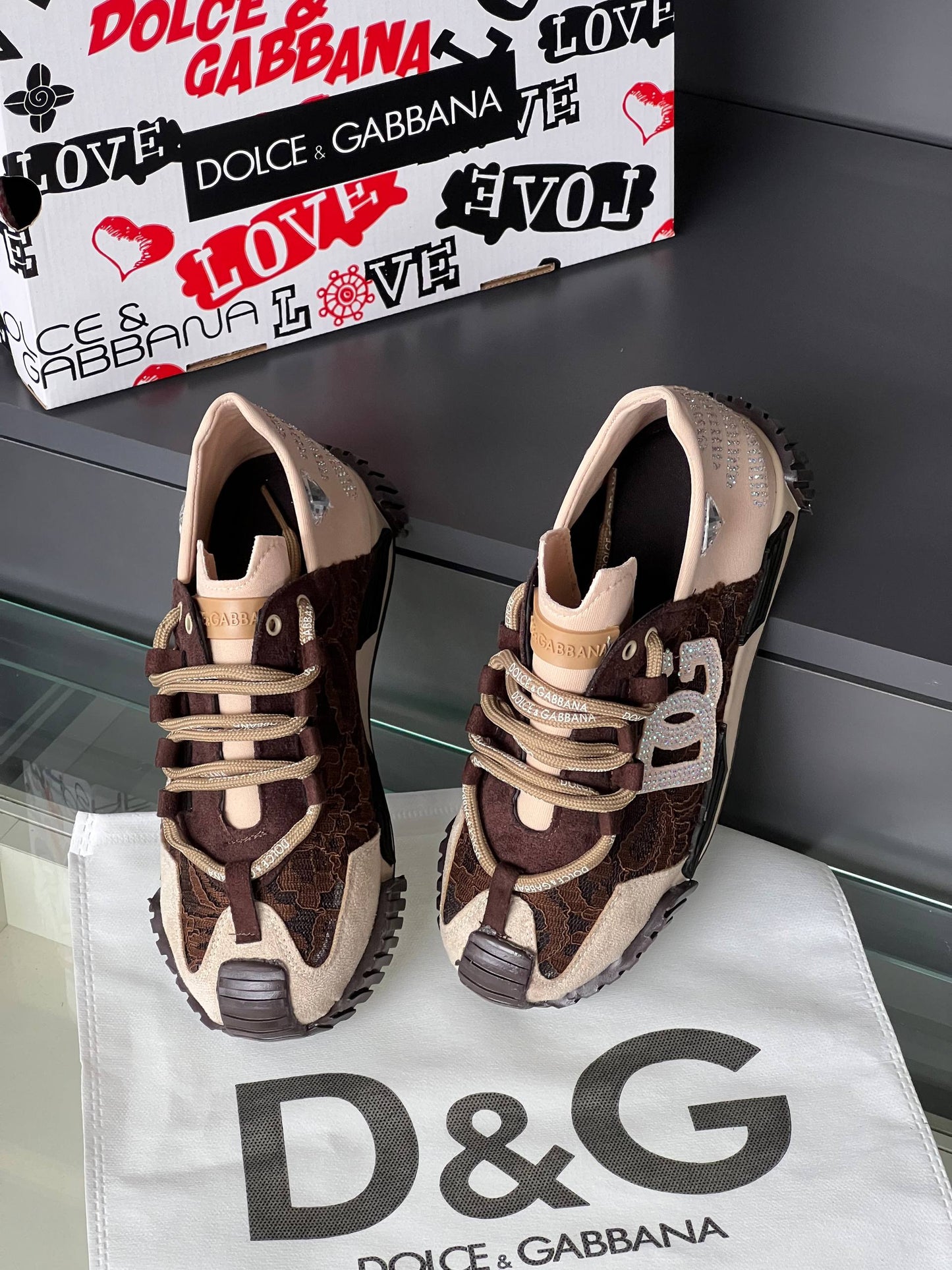 D -Shoes