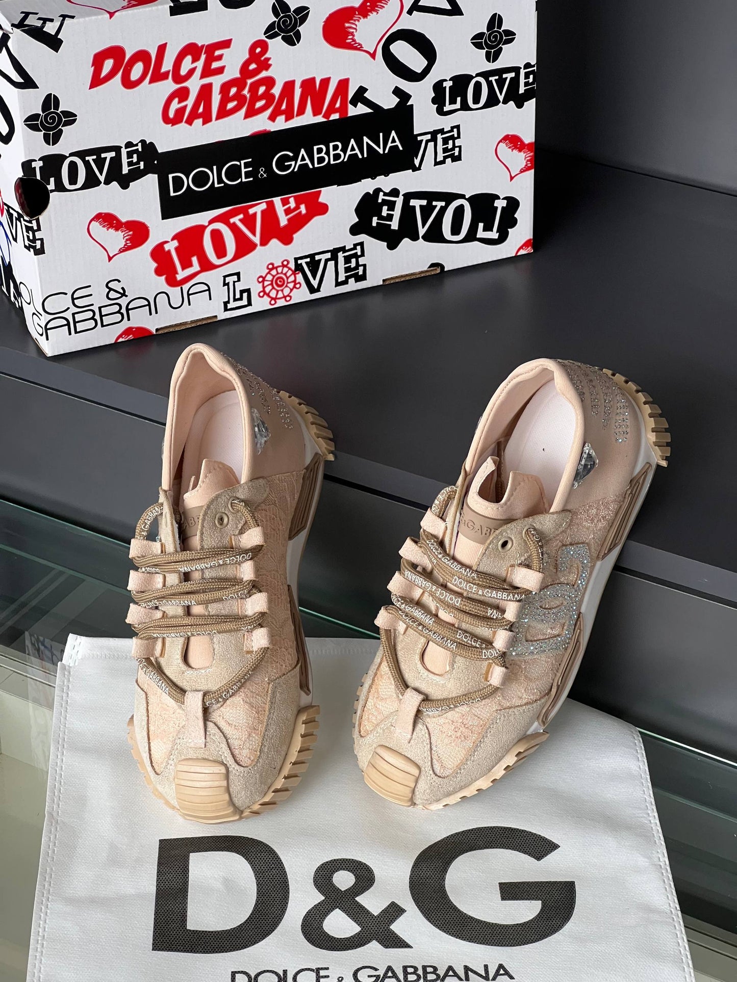 D -Shoes