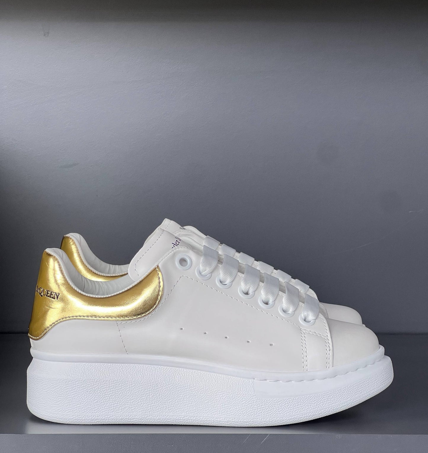 'A - Sneaker Golden