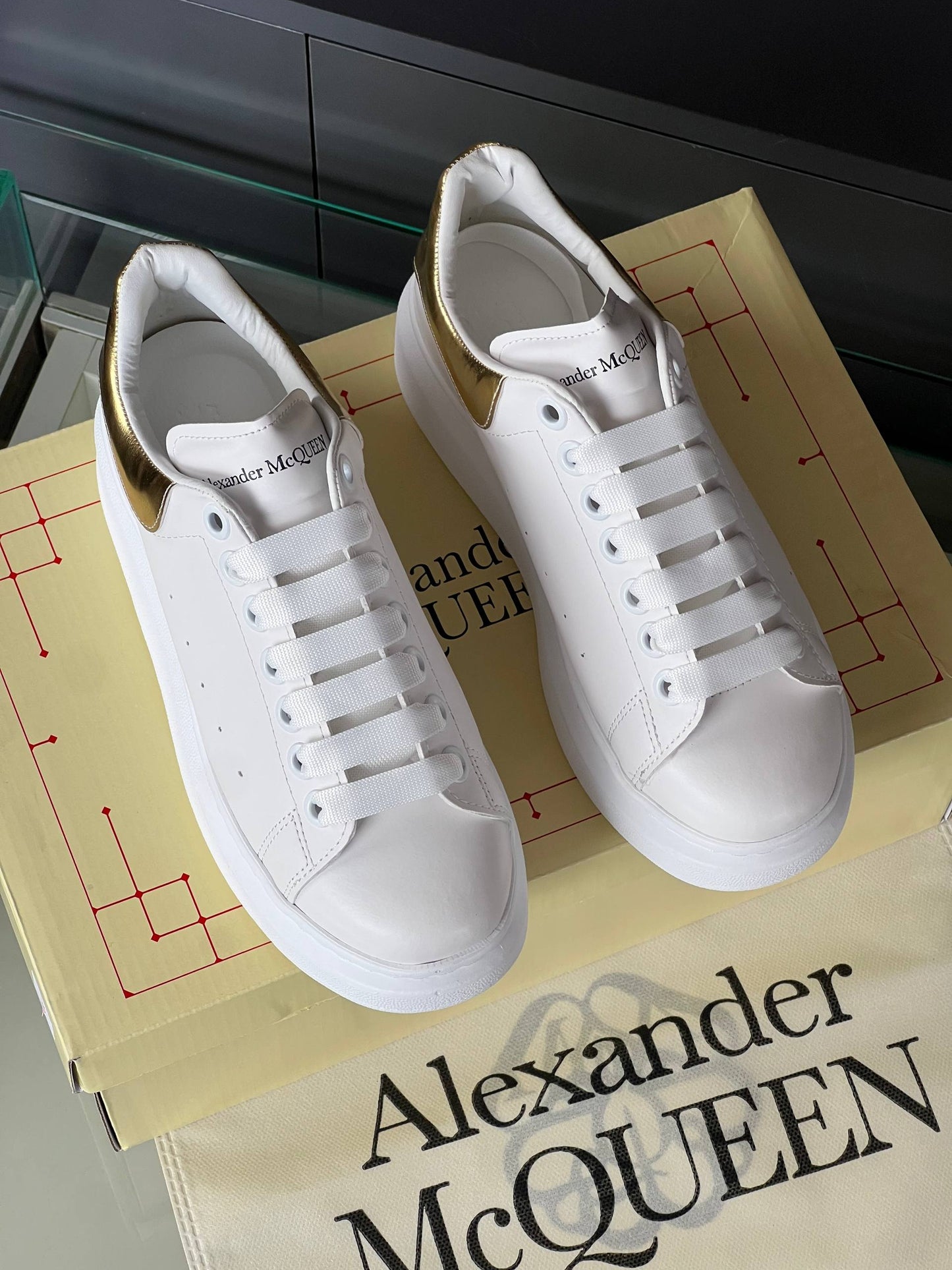 'A - Sneaker Golden