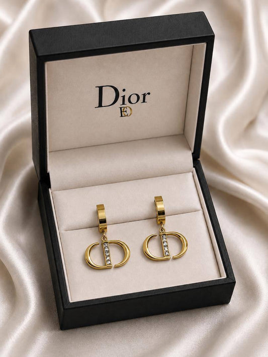 'D-Earring