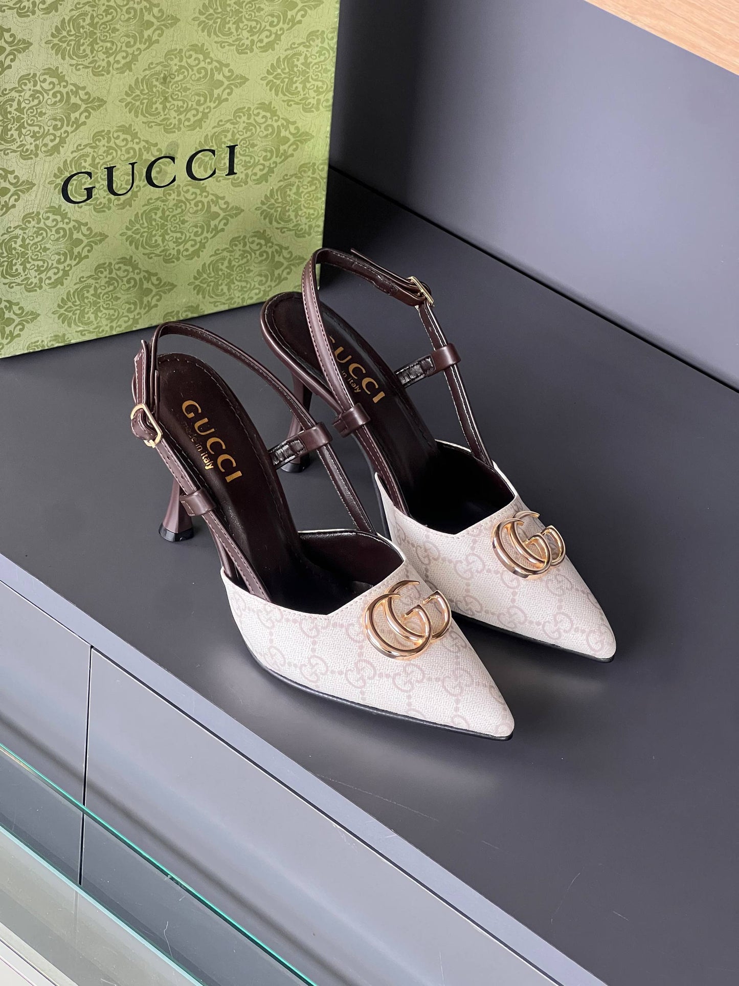 'G - Heels