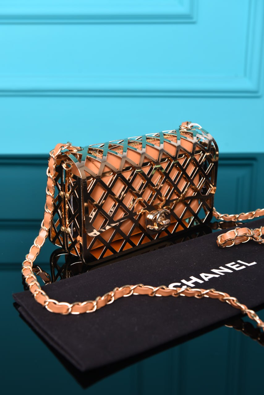 'C - Mini Cage Flap with Pouch