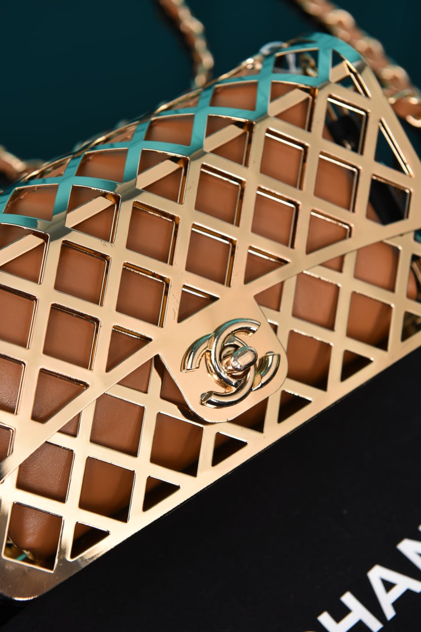 'C - Mini Cage Flap with Pouch