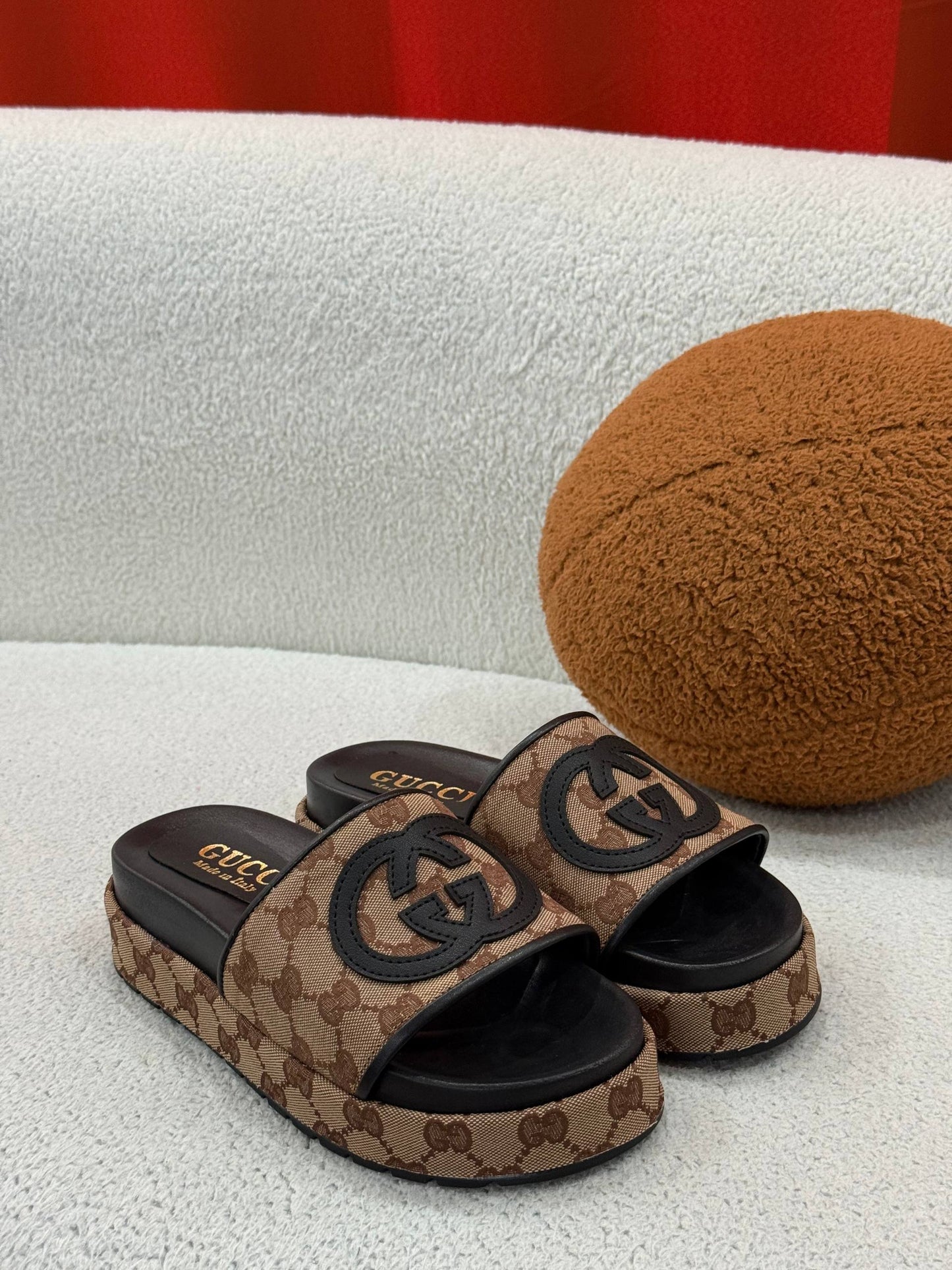 'G - Shoes