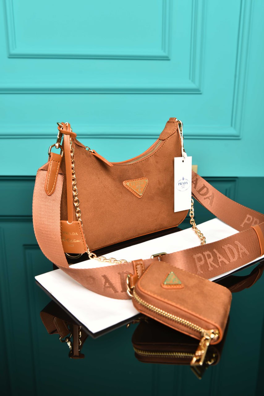 '-Re-Edition 2005 Saffiano Leather Bag in Suede