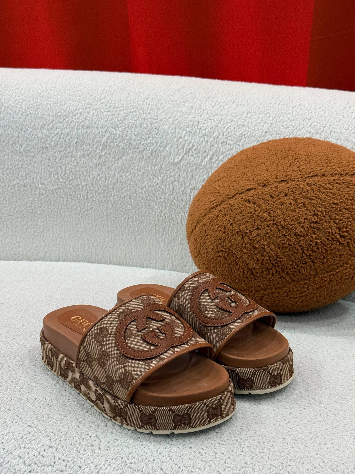 'G - Shoes