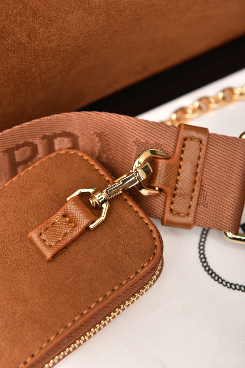 '-Re-Edition 2005 Saffiano Leather Bag in Suede