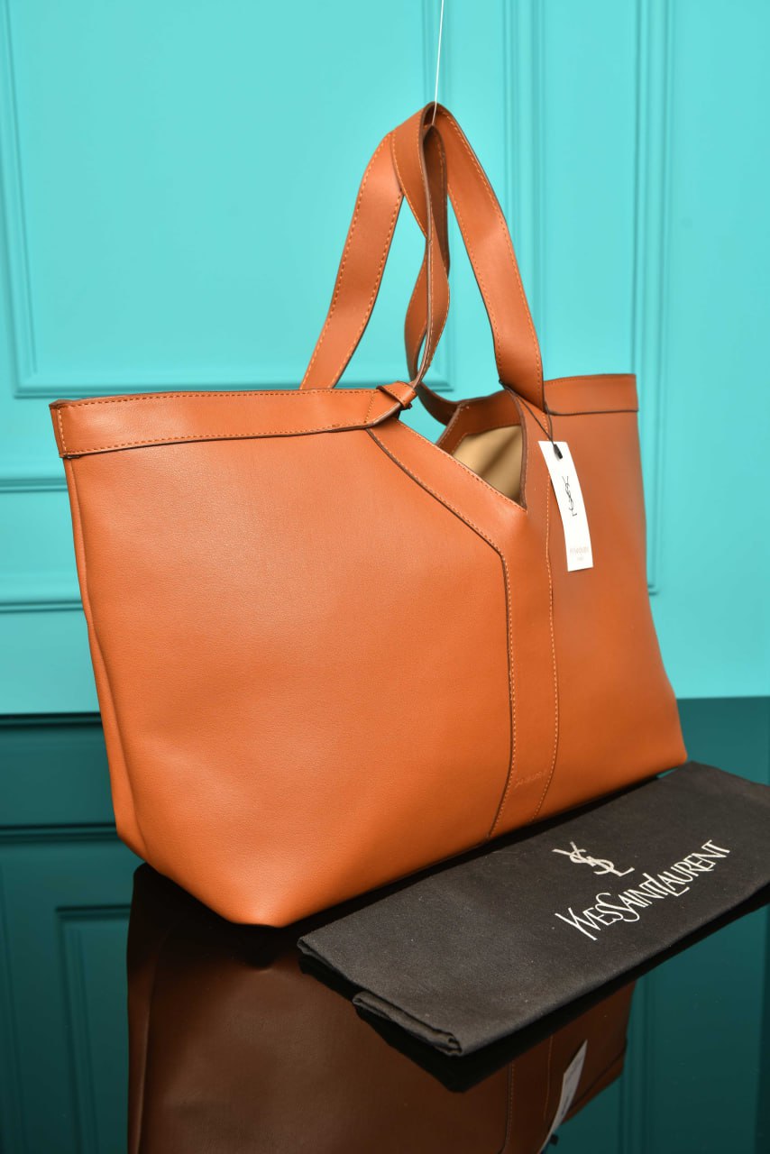 'Y Tote in Leather Bag