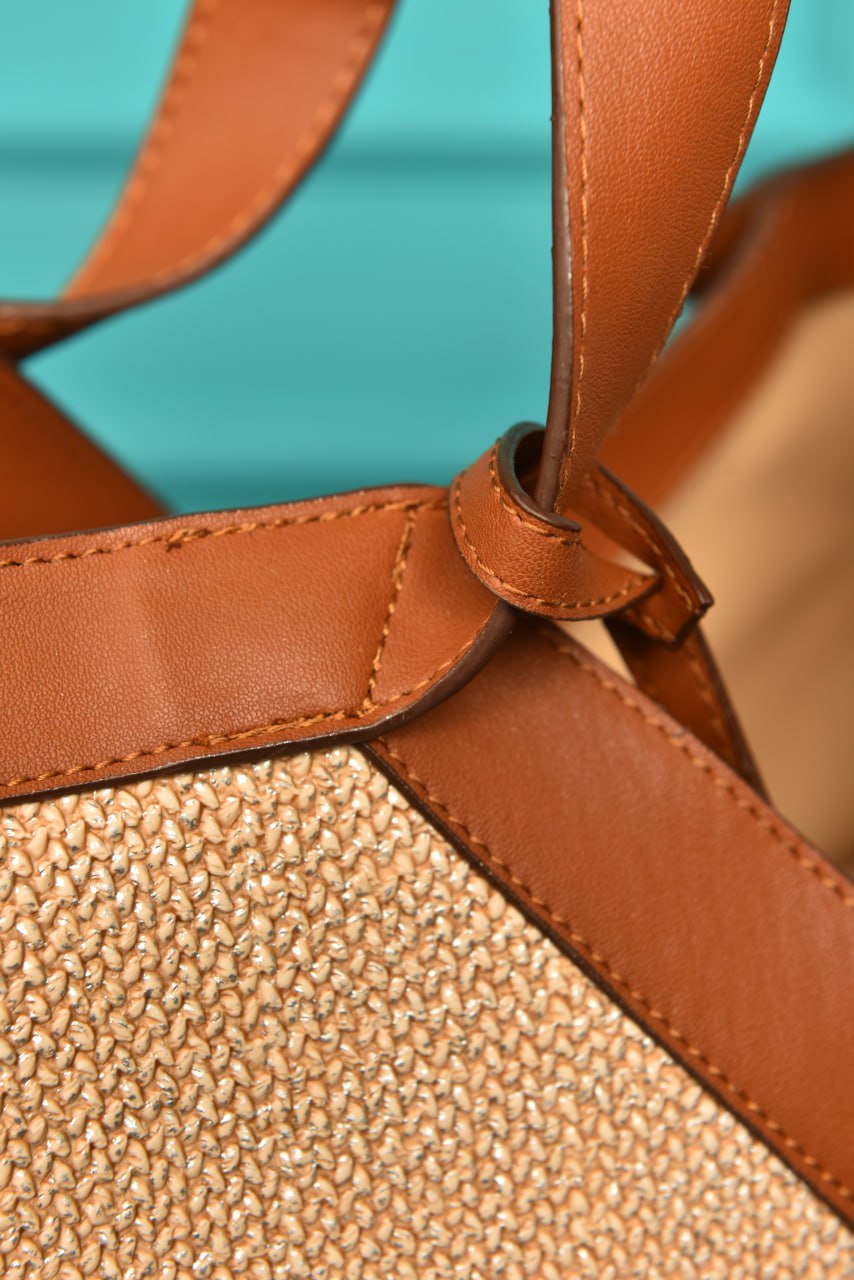 'Y Tote in Leather Bag