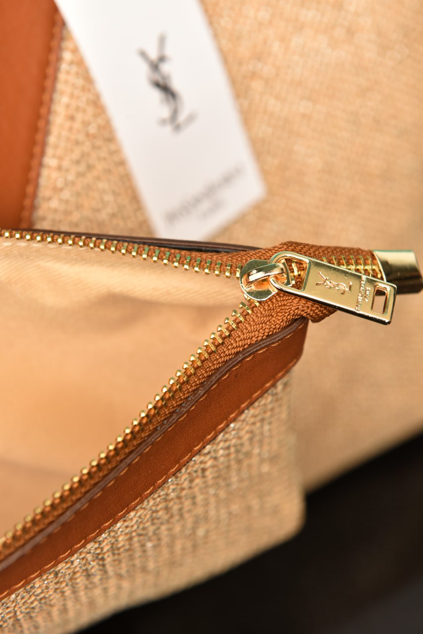 'Y Tote in Leather Bag