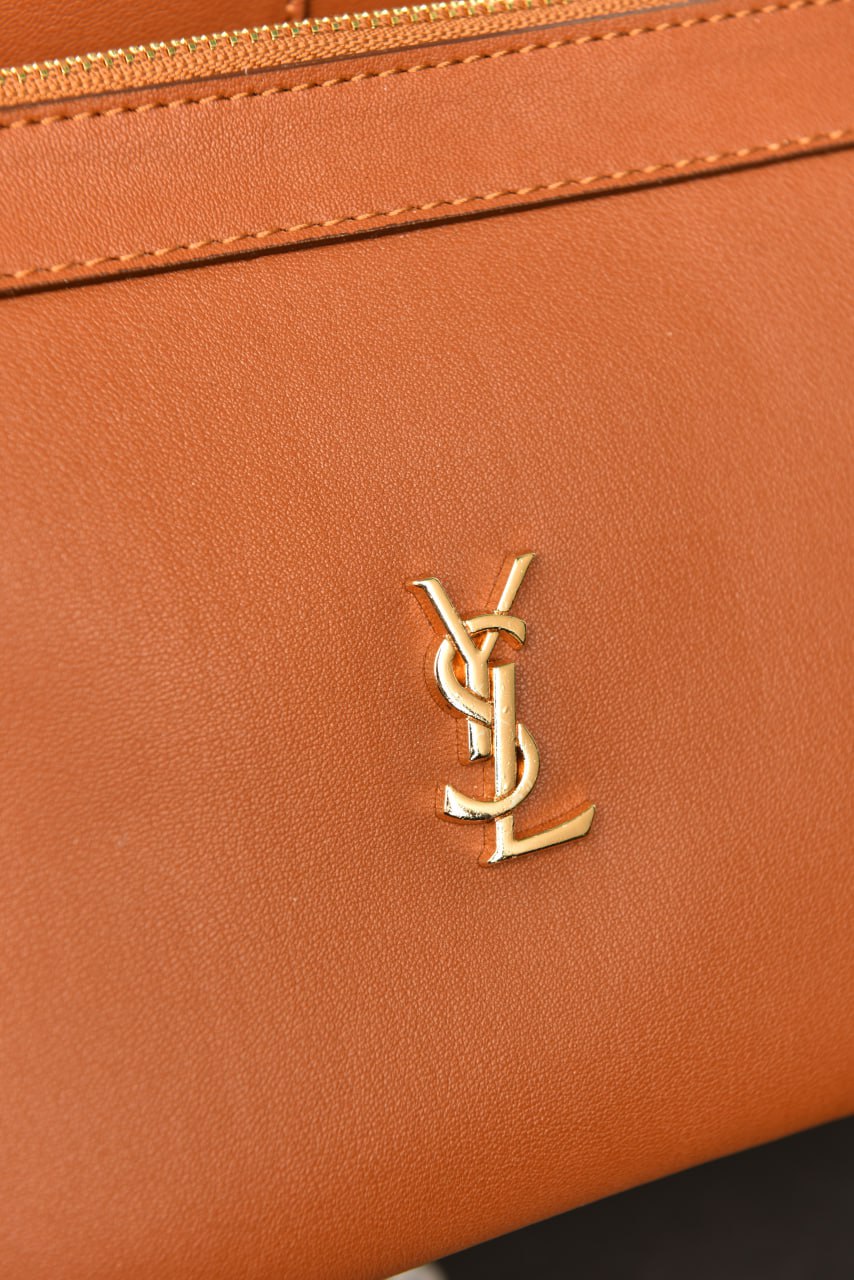 'Y Tote in Leather Bag