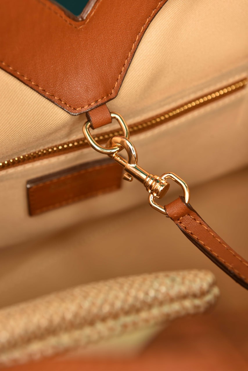 'Y Tote in Leather Bag