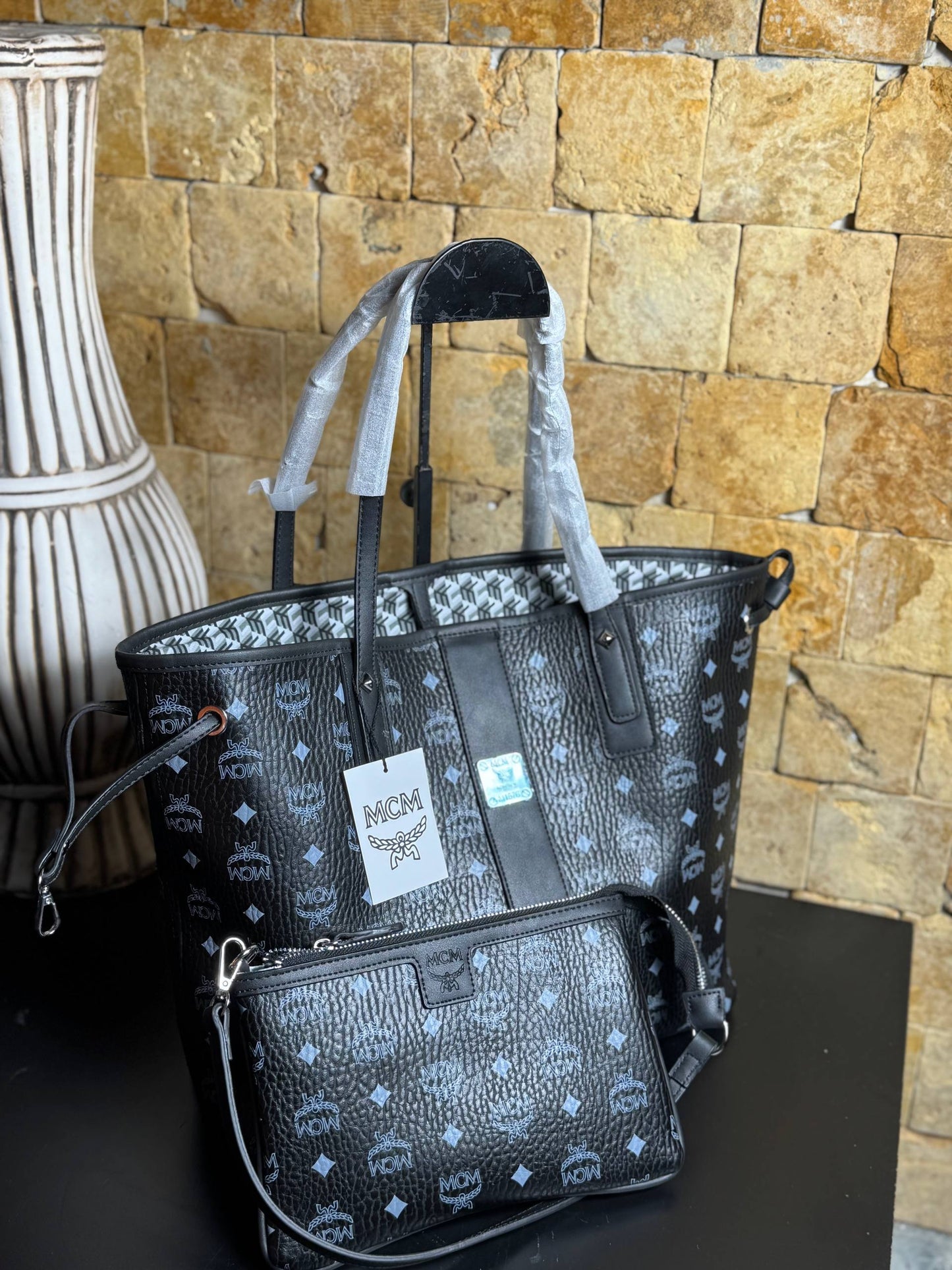 'M - Neverfull