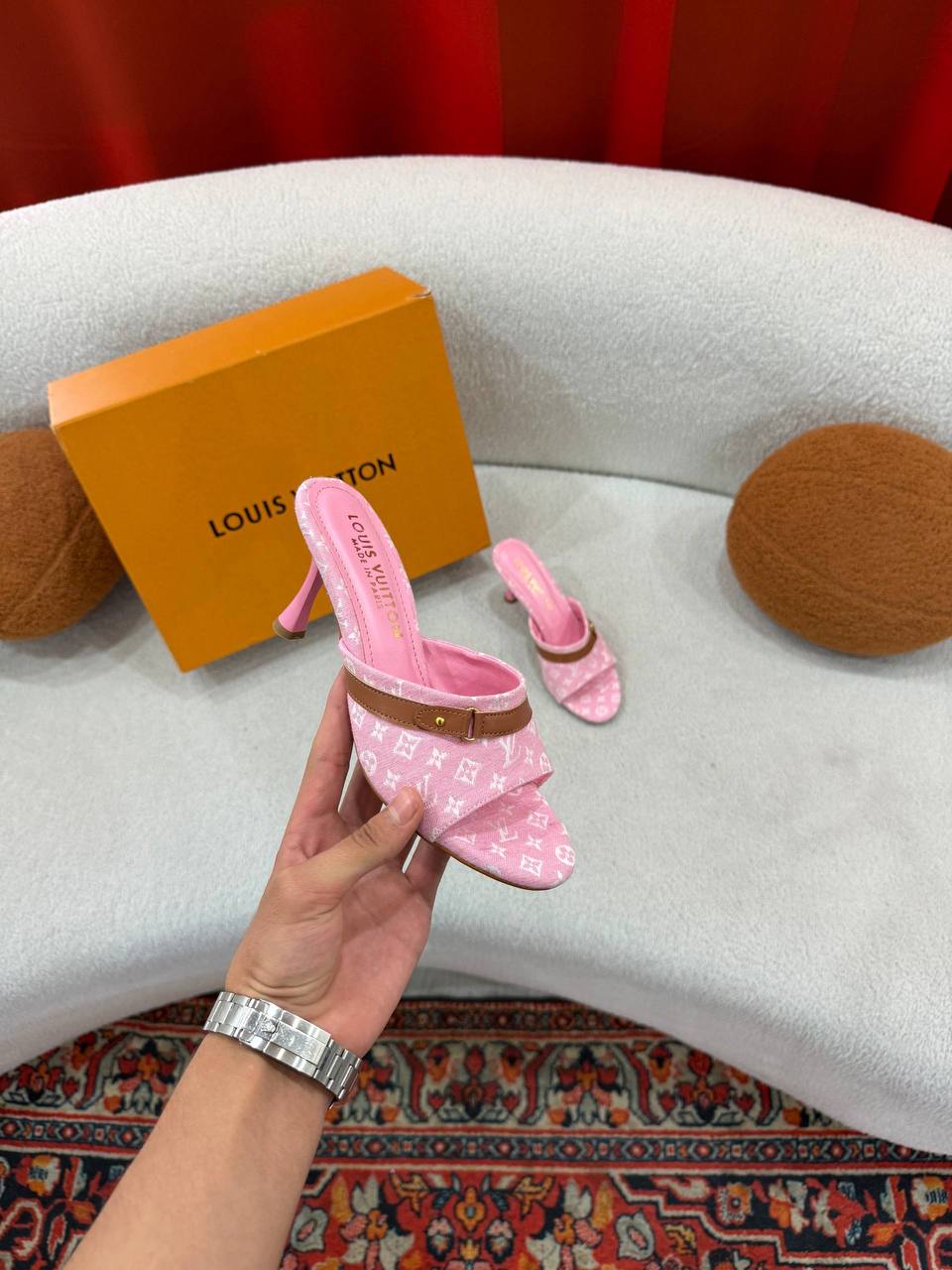 L- HEEL SLIDES