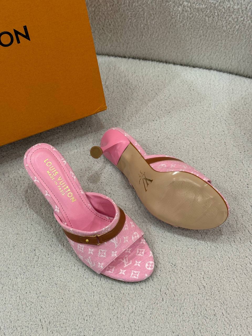 L- HEEL SLIDES