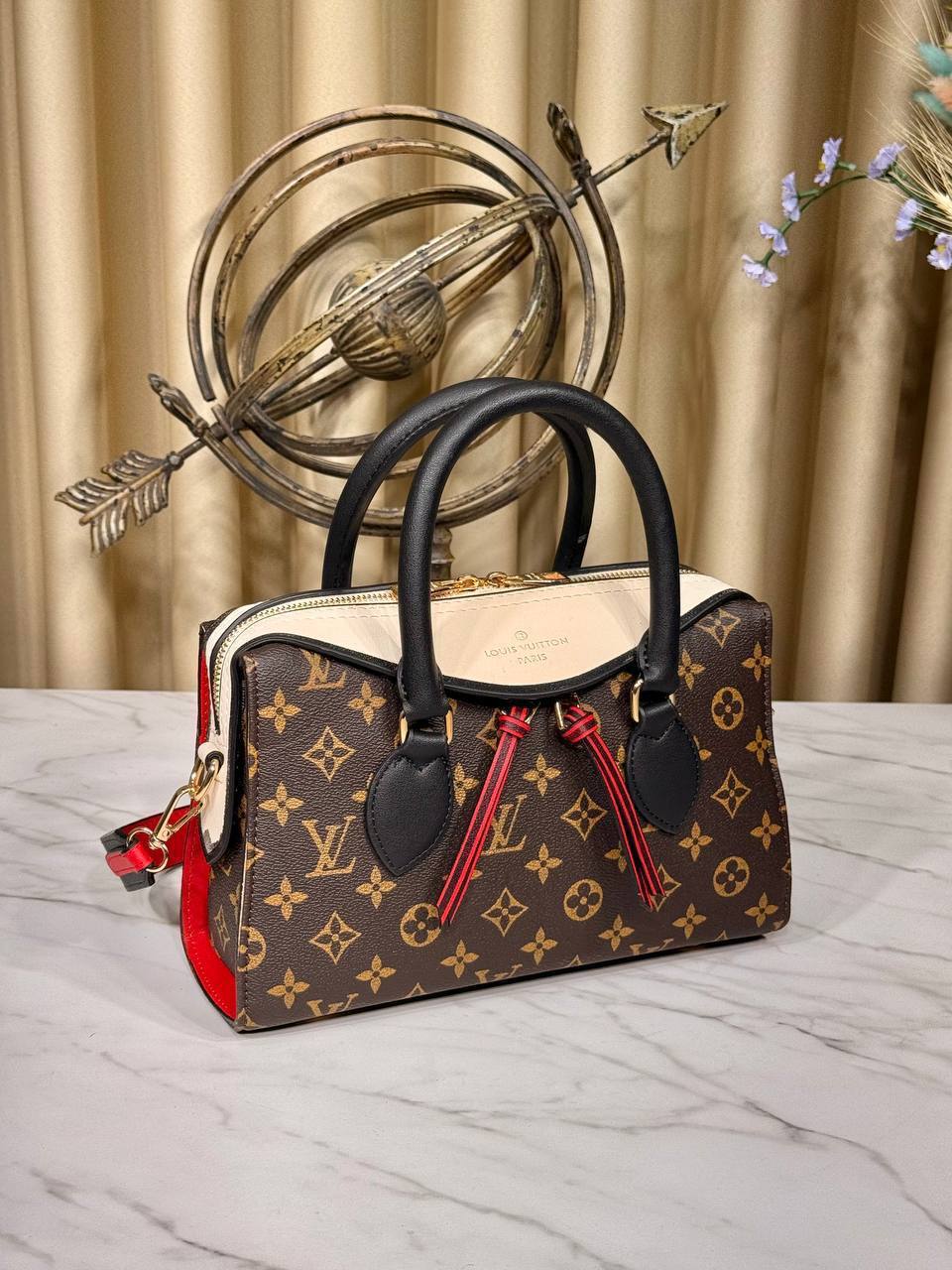 'L- Tuileries Shoulder Bag