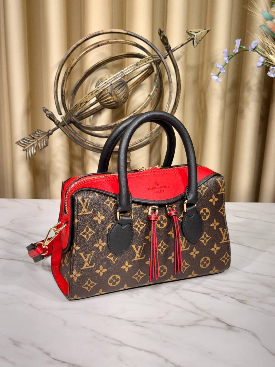 'L- Tuileries Shoulder Bag