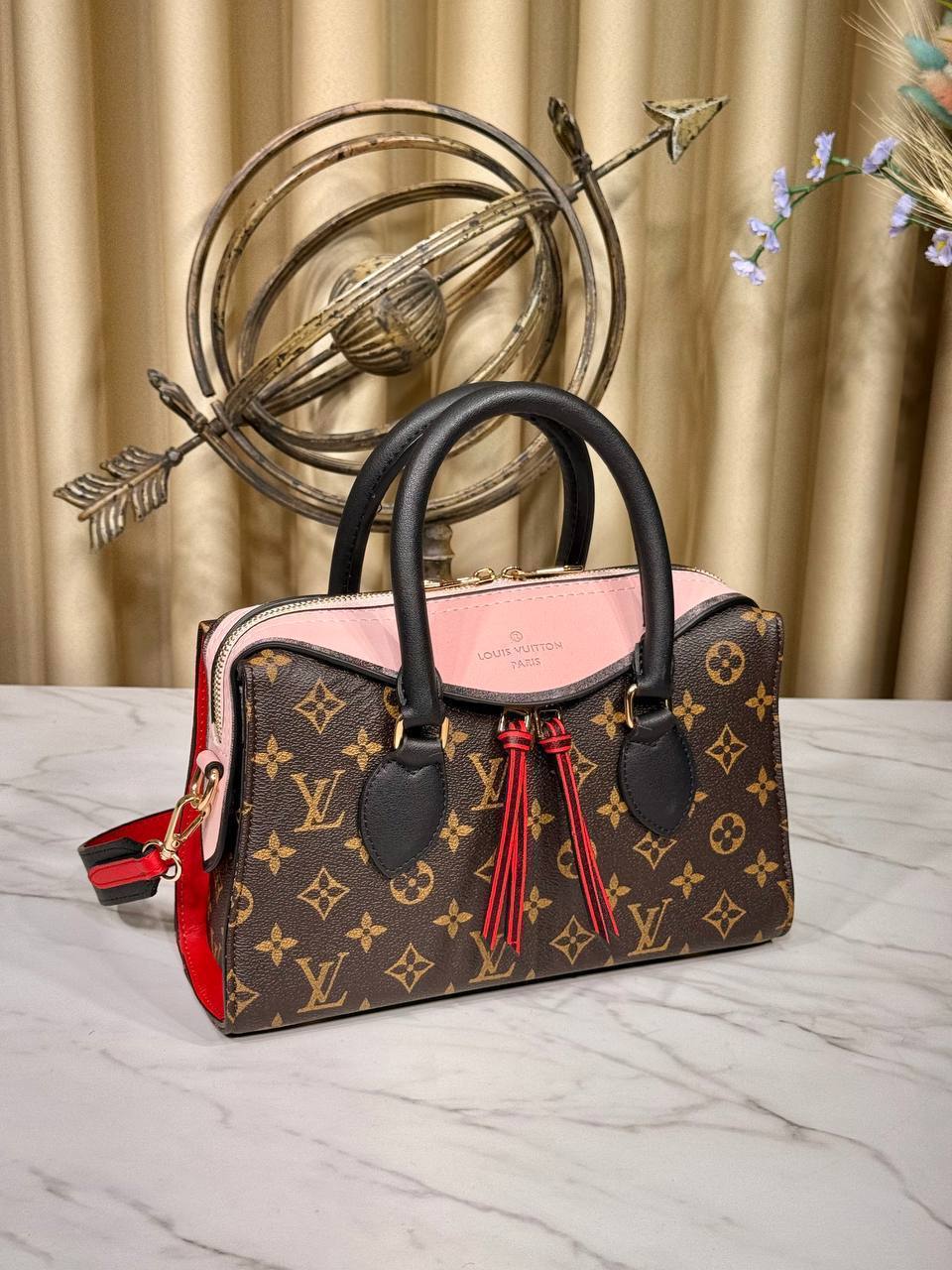'L- Tuileries Shoulder Bag