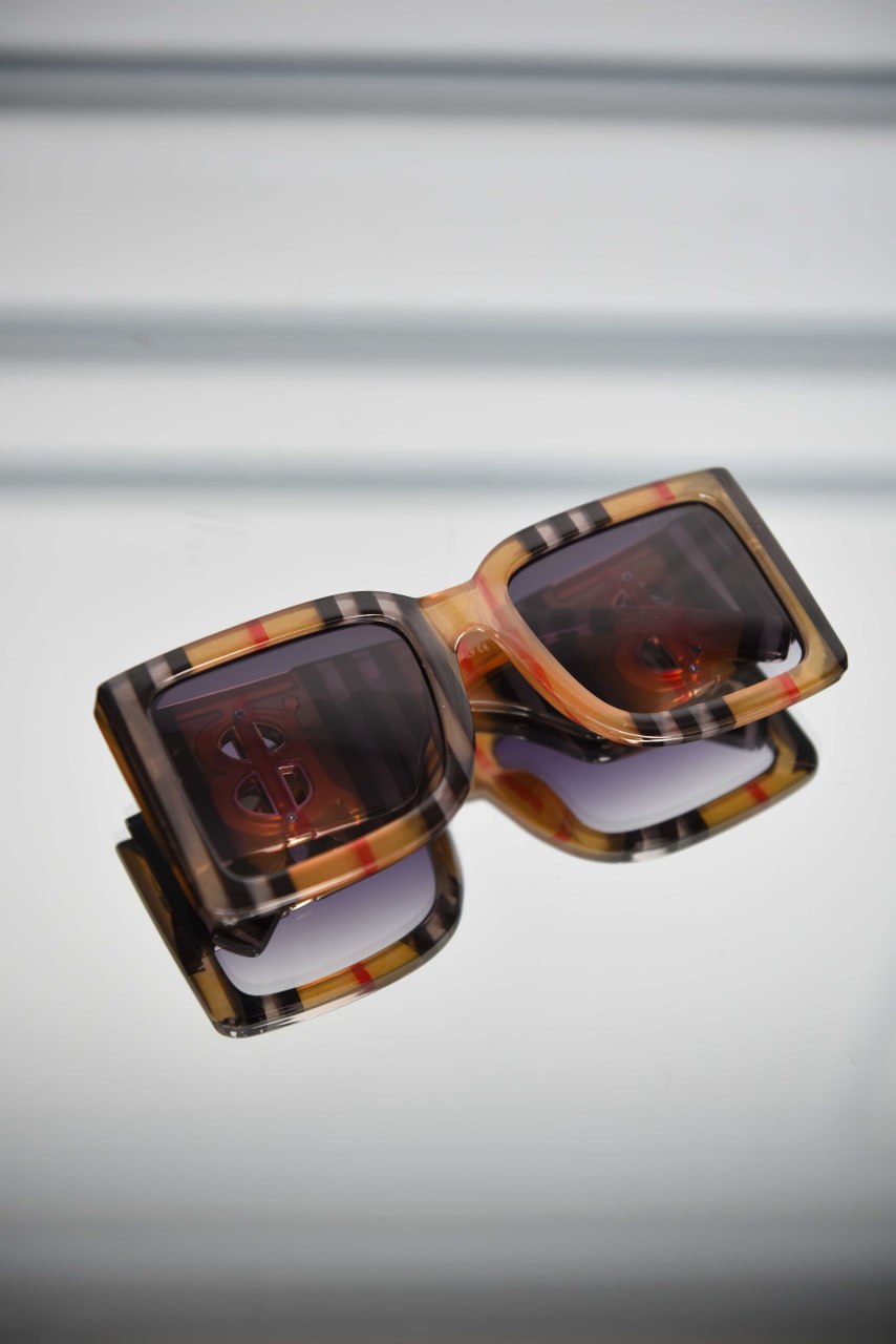 'B - Sunglasses
