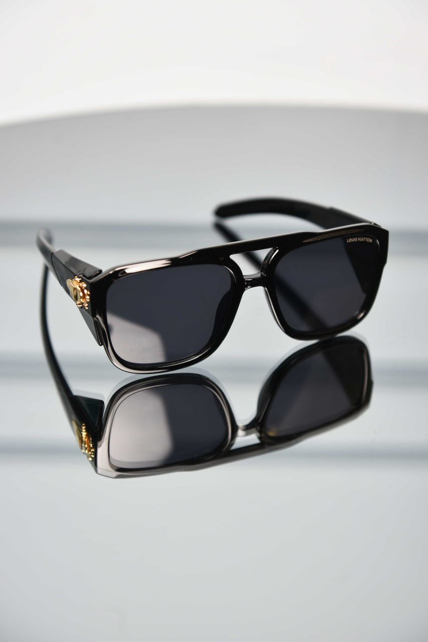 'L - Sunglasses