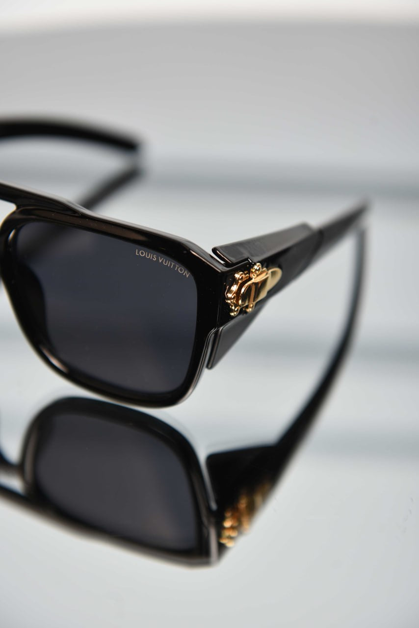 'L - Sunglasses