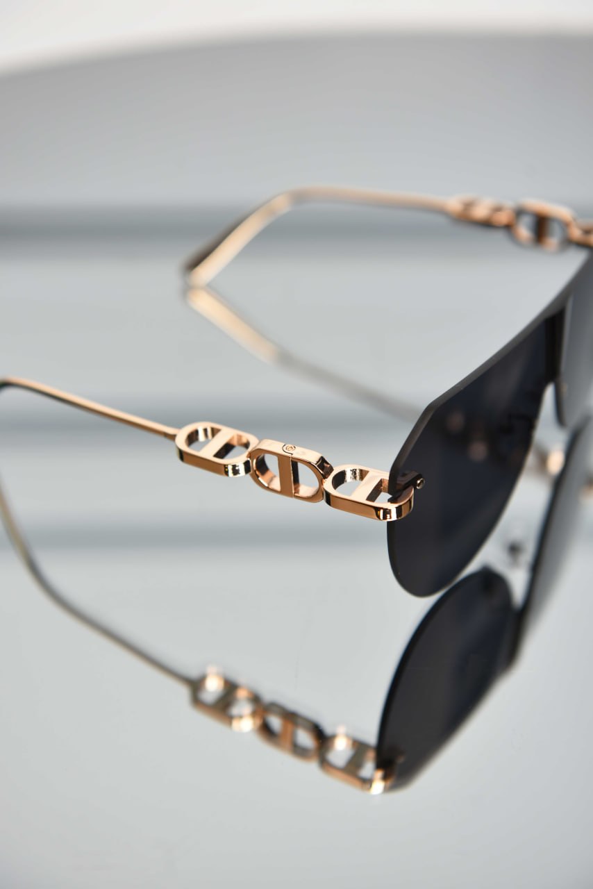 'D - Sunglasses