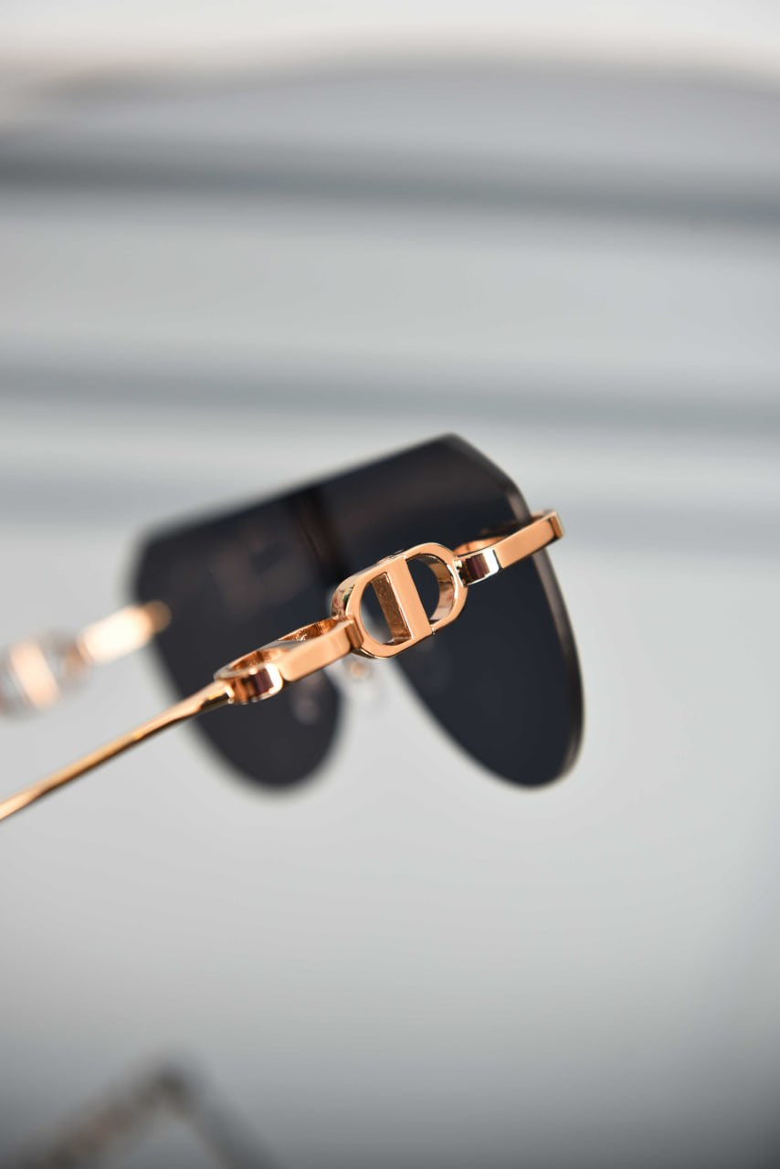 'D - Sunglasses