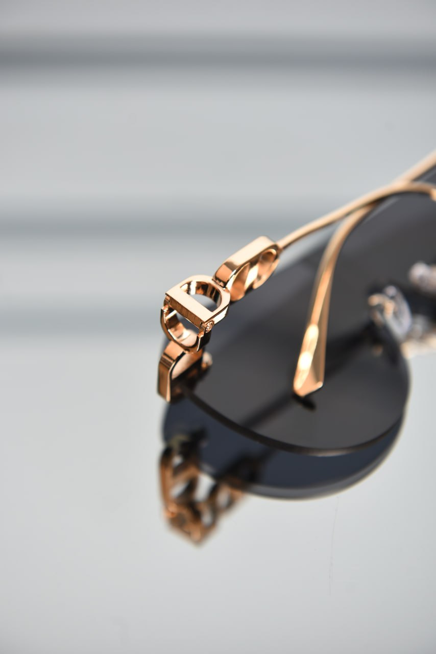 'D - Sunglasses