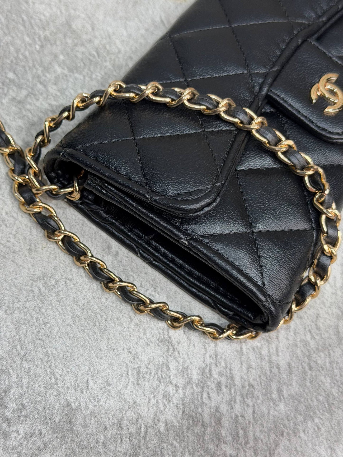 'C - Mini Flap wallet
