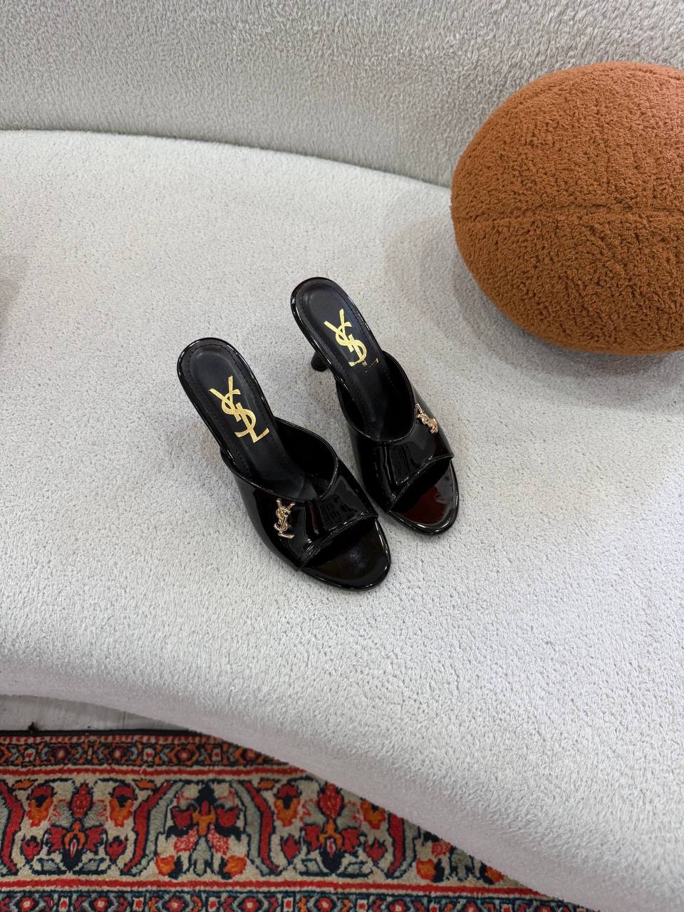'Y - Shoes