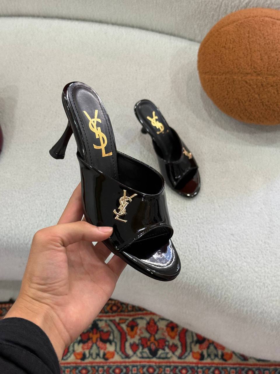 'Y - Shoes