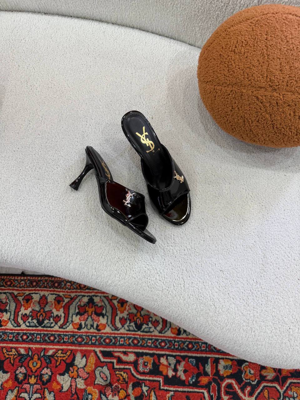 'Y - Shoes