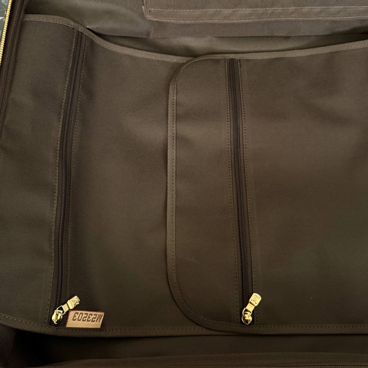 'L -60 Large Suitcases